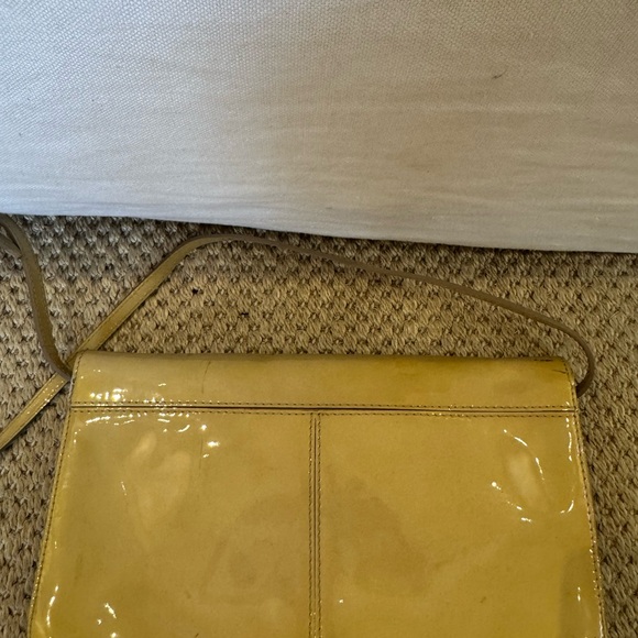 Max mara vintage patent leather Elegant Tan Leather Clutch. Very clean interior - Picture 8 of 12